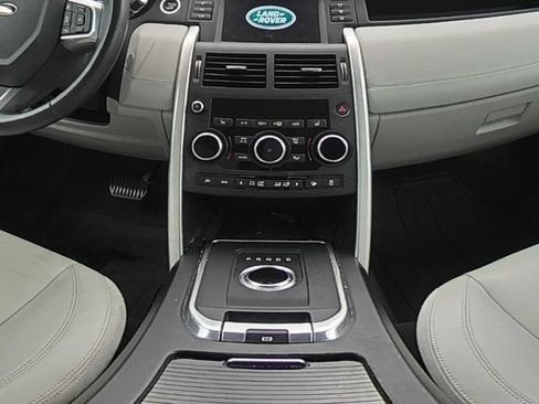 Used 2017 Land Rover Discovery Sport SE AWD/4WD image 21