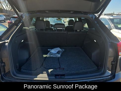 Used 2025 Volkswagen Atlas Cross Sport SE w/ Panoramic Sunroof Package image 7