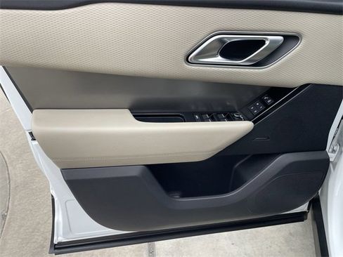 Used 2019 Land Rover Range Rover Velar S image 22