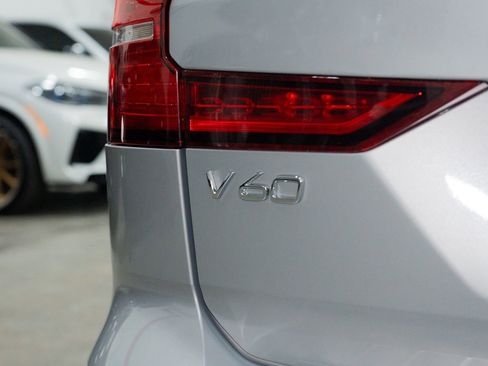 Used 2023 Volvo V60 B5 Cross Country Ultimate w/ Climate Package image 9