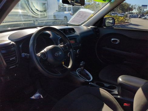 Used 2016 Kia Soul Base image 18