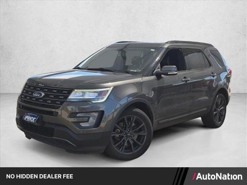 Used 2017 Ford Explorer XLT w/ Equipment Group 202A AWD/4WD image 1