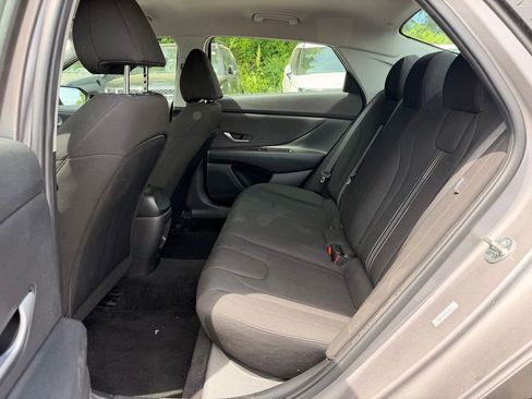 Used 2024 Hyundai Elantra SEL FWD image 28