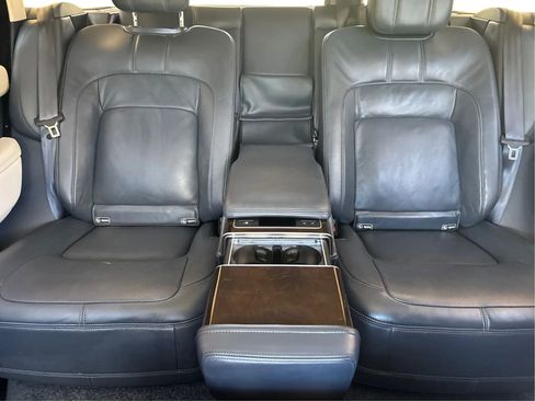 Used 2018 Land Rover Range Rover Long Wheelbase Autobiography image 20