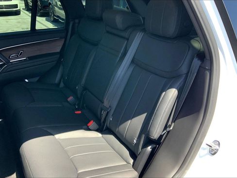 New 2025 Land Rover Range Rover SE image 15