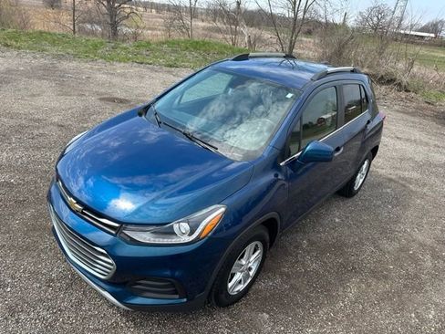 Used 2019 Chevrolet Trax LT w/ LT Convenience Package FWD image 10