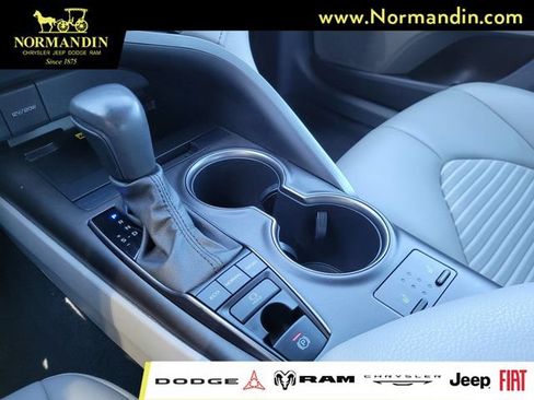 Used 2024 Toyota Camry SE w/ Cold Weather Package AWD/4WD image 12