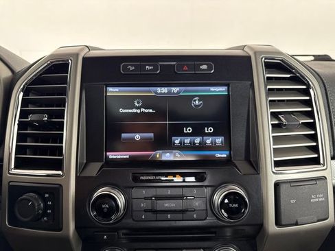 Used 2015 Ford F150 Lariat w/ Equipment Group 502A Luxury AWD/4WD image 15