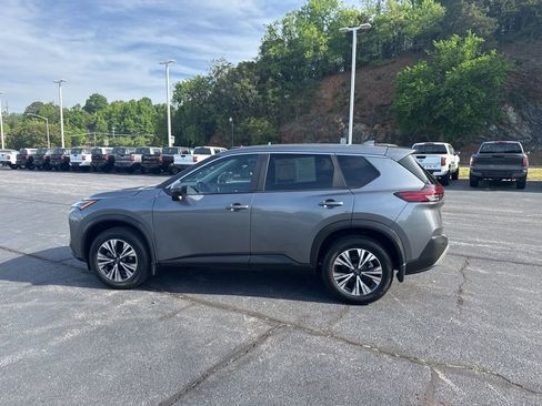 Used 2023 Nissan Rogue SV image 4