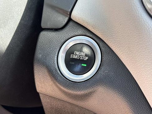 Used 2020 Chevrolet Equinox LS FWD image 15