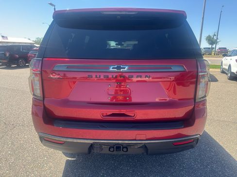 Used 2022 Chevrolet Suburban Z71 AWD/4WD image 7