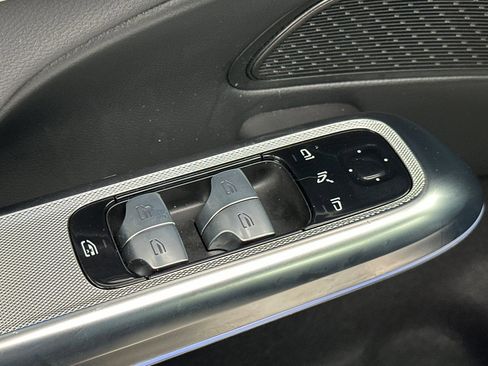 Used 2025 Mercedes-Benz E 350 4MATIC Sedan image 13