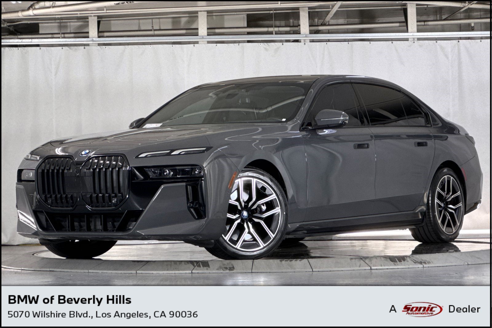 Used 2023 BMW i7 xDrive60 AWD/4WD image 1