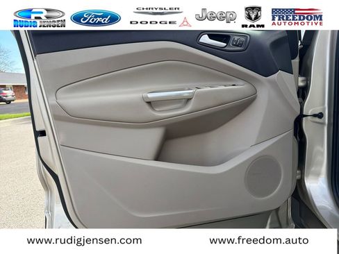Used 2017 Ford Escape Titanium w/ Equipment Group 301A AWD/4WD image 10