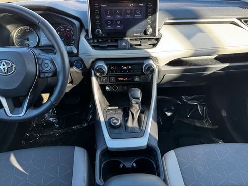 Used 2021 Toyota RAV4 XLE w/ Convenience Package image 2