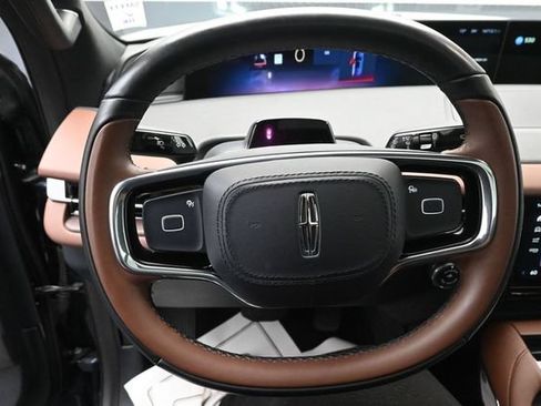 Certified 2025 Lincoln Navigator Reserve AWD/4WD image 20