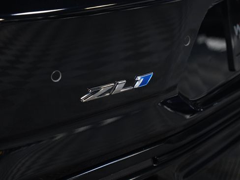 Used 2020 Chevrolet Camaro ZL1 RWD image 20