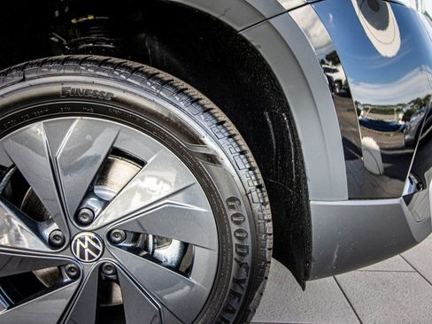 New 2026 Volkswagen Taos S image 21