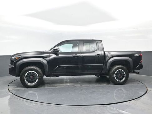 Used 2024 Toyota Tacoma TRD Off-Road image 4