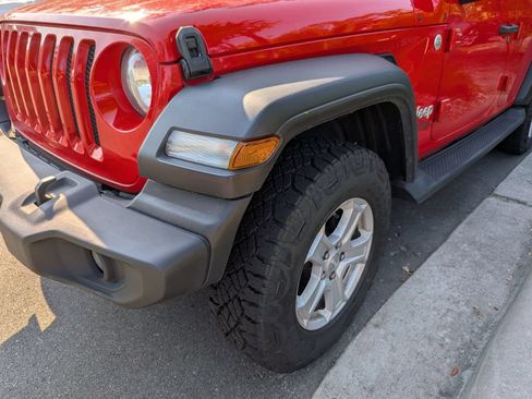 Used 2018 Jeep Wrangler Unlimited Sport S AWD/4WD image 7