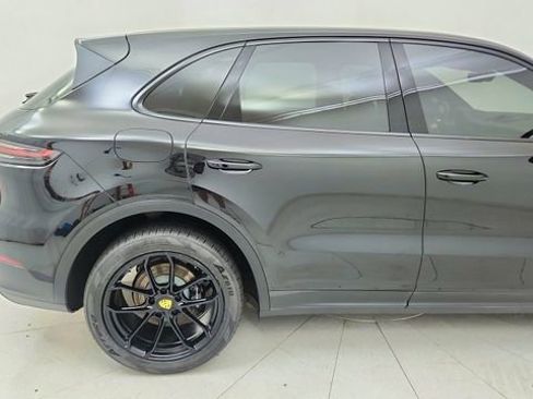 Used 2019 Porsche Cayenne AWD/4WD image 7