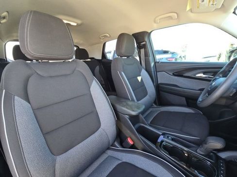 Used 2023 Chevrolet TrailBlazer LT w/ Convenience Package image 16