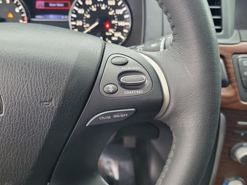 Used 2017 Nissan Pathfinder Platinum w/ Midnight Edition Package image 21