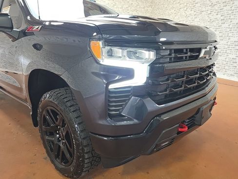 Used 2022 Chevrolet Silverado 1500 LT Trail Boss w/ Convenience Package II image 11