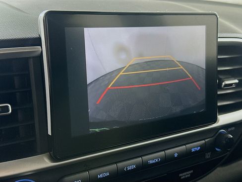 Used 2023 Hyundai Venue SEL image 21