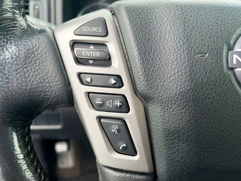 Used 2023 Nissan Titan SV w/ SV Convenience Package AWD/4WD image 10