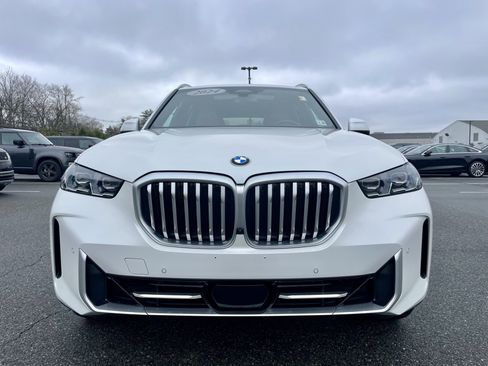 Used 2024 BMW X5 xDrive40i w/ Premium Package image 2