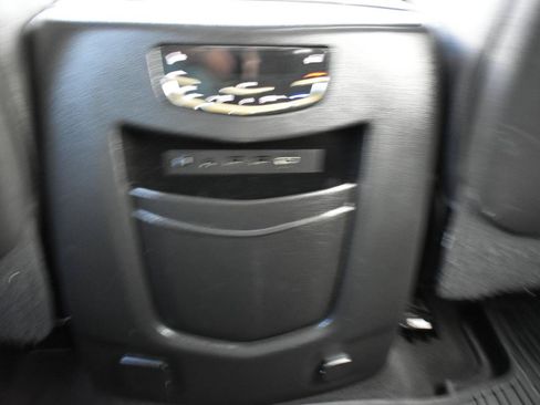 Used 2020 Cadillac Escalade Premium Luxury AWD/4WD image 40