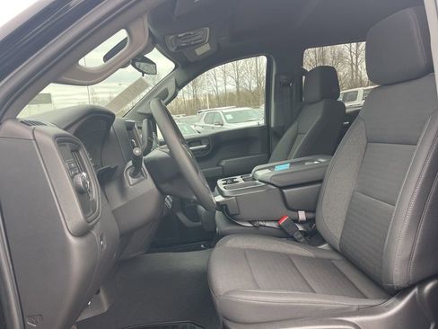 Used 2025 Chevrolet Silverado 1500 Custom image 8