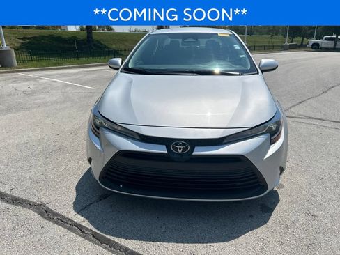 Used 2024 Toyota Corolla LE FWD image 2