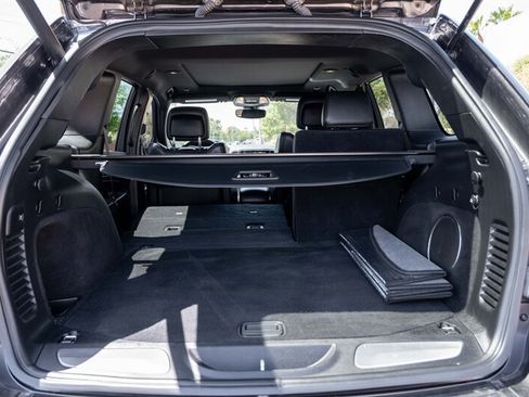 Used 2019 Jeep Grand Cherokee Limited w/ Luxury Group II AWD/4WD image 19