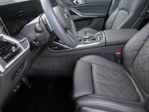 Certified 2026 BMW X7 xDrive40i image 11