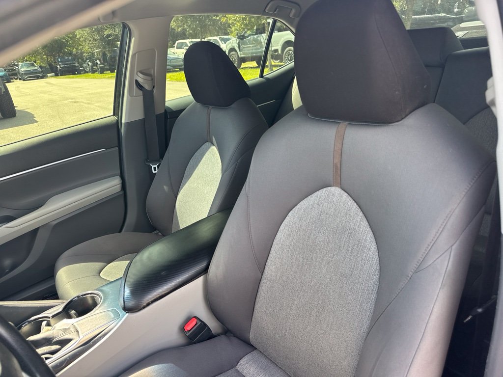 Used 2018 Toyota Camry LE w/ Convenience Package FWD image 10