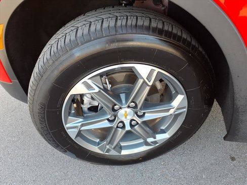 Used 2024 Chevrolet Blazer LT image 9