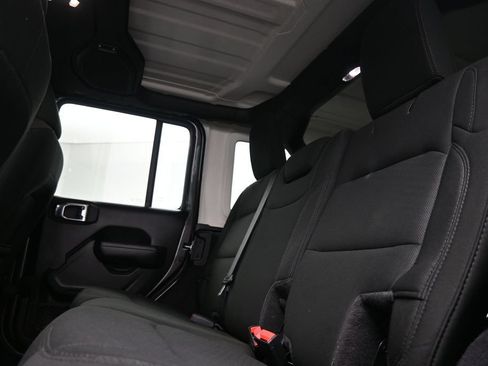 Used 2022 Jeep Wrangler Unlimited Sport AWD/4WD image 12