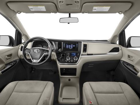 Used 2017 Toyota Sienna L FWD image 8