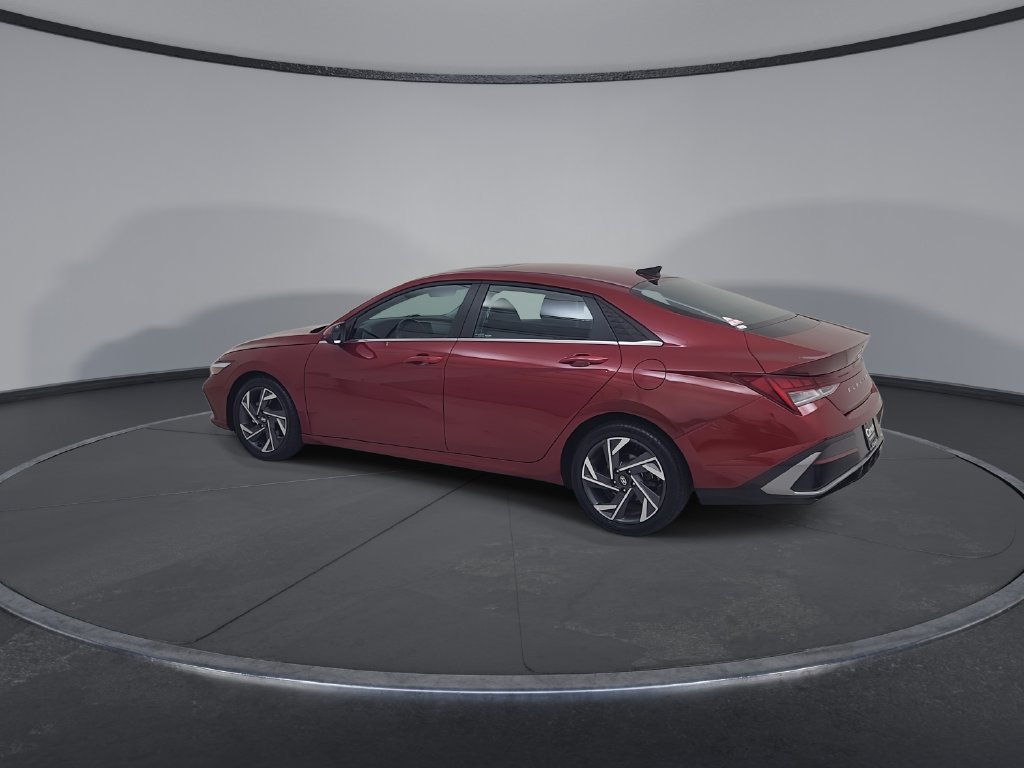 Used 2025 Hyundai Elantra SEL FWD image 12