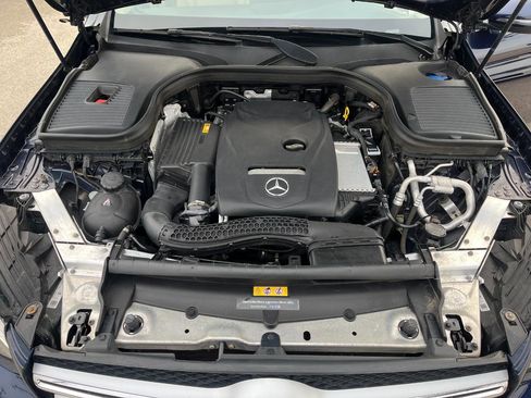 Used 2019 Mercedes-Benz GLC 300 4MATIC w/ Premium Package image 44