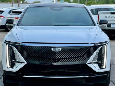 Used 2024 Cadillac Lyriq Luxury AWD/4WD image 38