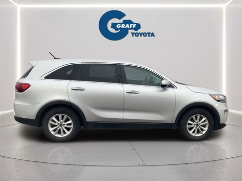 Used 2020 Kia Sorento LX image 18