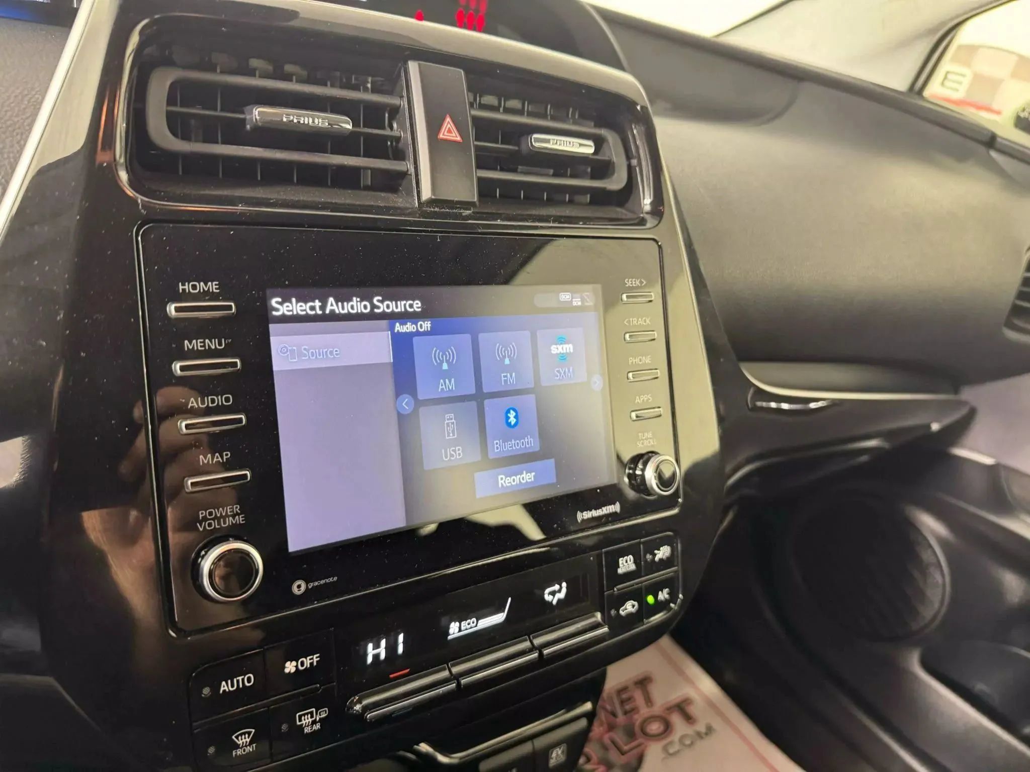 Used 2022 Toyota Prius LE FWD image 18