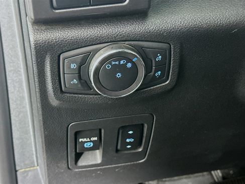 Used 2019 Ford F150 XLT w/ Equipment Group 302A Luxury AWD/4WD image 16
