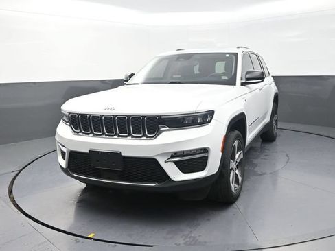 Used 2023 Jeep Grand Cherokee 4WD 4xe image 5