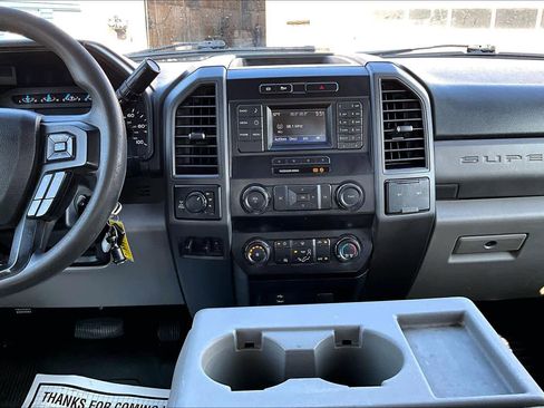Used 2019 Ford F250 XL w/ Power Equipment Group AWD/4WD image 9
