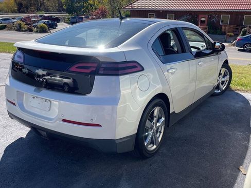 Used 2012 Chevrolet Volt Premium w/ Premium Trim Package FWD image 3