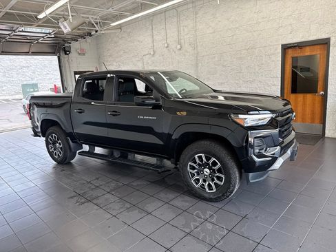 Used 2023 Chevrolet Colorado Z71 w/ Z71 Convenience Package 2 AWD/4WD image 1